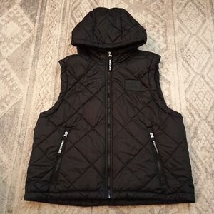 Love Sports Women's Lg 12/14 Black Quilted/Insulated Vest